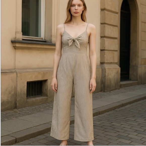 Women's One Piece Sleeveless Jumpsuit S New - Picture 1 of 7